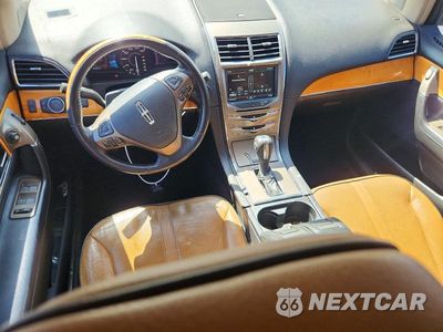 Zdjęcie 8 z 13 samochodu: 2011 LINCOLN MKX VIN:2LMDJ8JK2BBJ16279 - miniatura