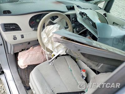 Zdjęcie 8 z 13 samochodu: 2014 TOYOTA SIENNA LE VIN:5TDKK3DC4ES407932 - miniatura