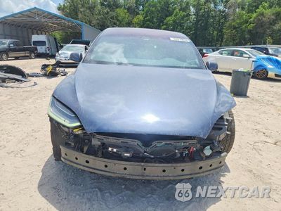 Piąte zdjęcie samochodu w środku: 2017 TESLA MODEL X VIN:5YJXCBE20HF042287 - miniatura
