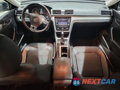 Zdjęcie 8 z 12 samochodu: 2012 VOLKSWAGEN PASSAT SE VIN:1VWBP7A38CC011866 - miniatura