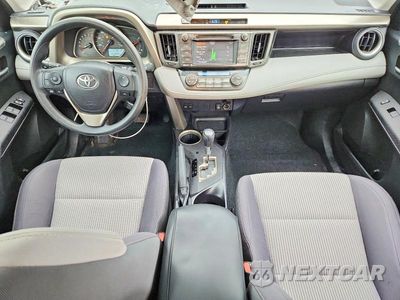 Zdjęcie 8 z 13 samochodu: 2015 TOYOTA RAV4 XLE VIN:2T3WFREV8FW152548 - miniatura