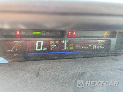 Zdjęcie 9 z 12 samochodu: 2017 TOYOTA PRIUS V TWO VIN:JTDZN3EU6HJ066998 - miniatura
