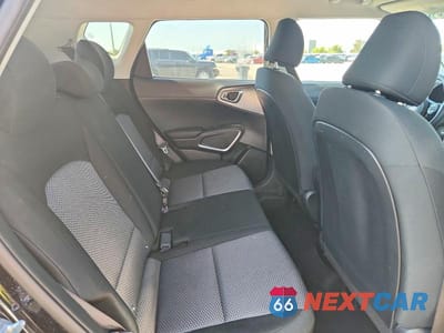 Zdjęcie 10 z 12 samochodu: 2025 KIA SOUL LX VIN:KNDJ23AU6S7928021 - miniatura