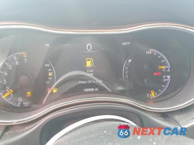 Zdjęcie 9 z 13 samochodu: 2015 JEEP GRAND CHEROKEE LAREDO VIN:1C4RJEAG9FC786014 - miniatura