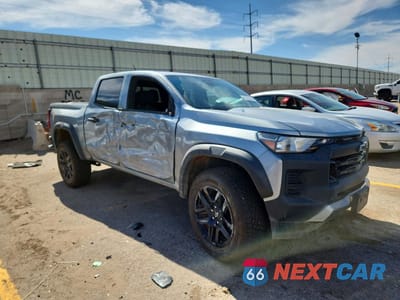 Czwarte zdjęcie samochodu z boku: 2023 CHEVROLET COLORADO TRAIL BOSS VIN:1GCPTEEK2P1123297 - miniatura