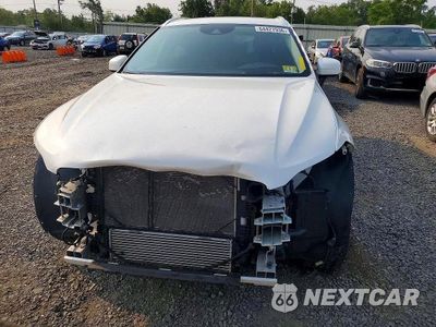 Piąte zdjęcie samochodu w środku: 2019 VOLVO XC60 T5 VIN:LYV102RK2KB214501 - miniatura