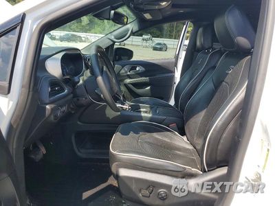 Zdjęcie 7 z 12 samochodu: 2023 CHRYSLER PACIFICA LIMITED VIN:2C4RC1GG3PR625953 - miniatura