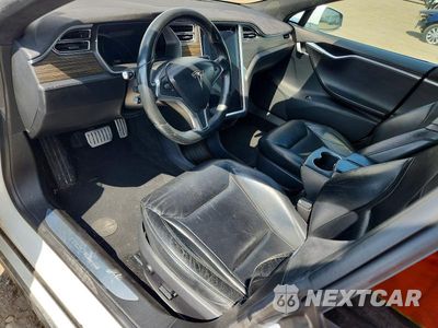 Zdjęcie 8 z 13 samochodu: 2016 TESLA MODEL S VIN:5YJSA1E44GF128342 - miniatura