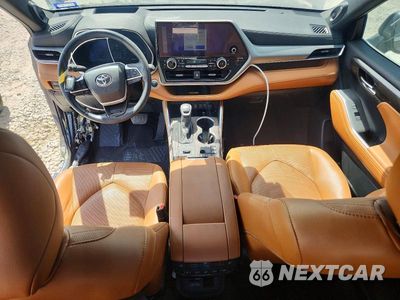 Zdjęcie 8 z 14 samochodu: 2024 TOYOTA HIGHLANDER PLATINUM VIN:5TDKDRAH8RS544052 - miniatura