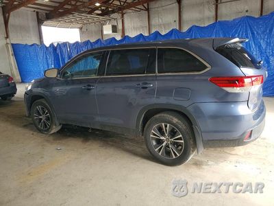 Drugie zdjęcie samochodu z przodu: 2019 TOYOTA HIGHLANDER LE VIN:5TDZARFH0KS054582 - miniatura