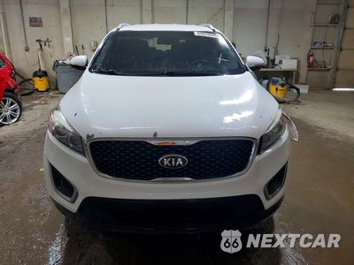 Piąte zdjęcie samochodu w środku: 2017 KIA SORENTO LX V6 VIN:5XYPGDA55HG240551 - miniatura