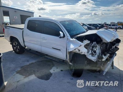 Czwarte zdjęcie samochodu z boku: 2019 TOYOTA TACOMA TRD SPORT VIN:5TFAZ5CN3KX083965 - miniatura