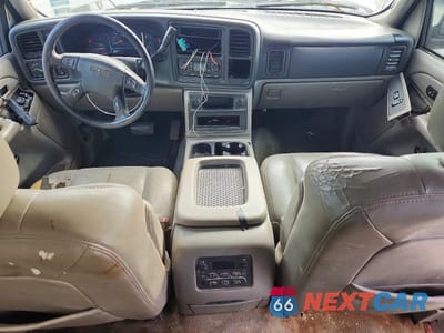 Zdjęcie 8 z 13 samochodu: 2004 GMC YUKON VIN:1GKEK13Z94J176310 - miniatura