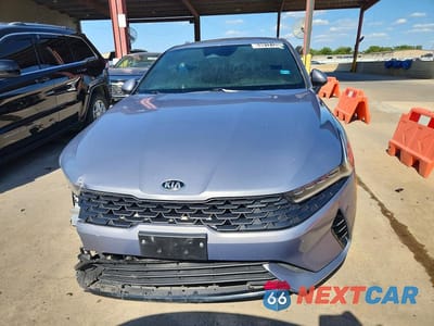 Piąte zdjęcie samochodu w środku: 2021 KIA K5 LXS VIN:5XXG14J28MG045551 - miniatura