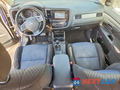 Zdjęcie 8 z 13 samochodu: 2014 MITSUBISHI OUTLANDER SE VIN:JA4AZ3A34EZ015358 - miniatura