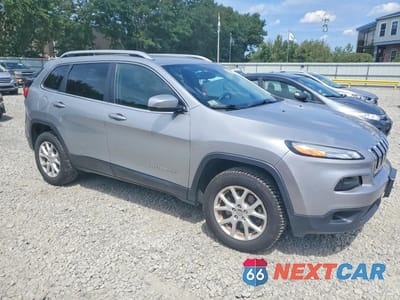 Czwarte zdjęcie samochodu z boku: 2017 JEEP CHEROKEE LATITUDE VIN:1C4PJMCB2HW632314 - miniatura
