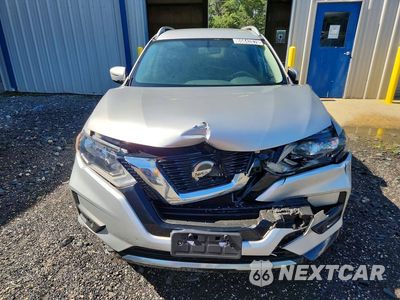 Piąte zdjęcie samochodu w środku: 2018 NISSAN ROGUE SV VIN:KNMAT2MT8JP510570 - miniatura