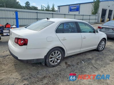 Trzecie zdjęcie samochodu z tyłu: 2010 VOLKSWAGEN JETTA SE VIN:3VWRZ7AJ8AM045549 - miniatura