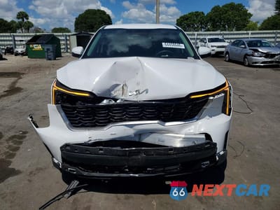 Piąte zdjęcie samochodu w środku: 2024 KIA SORENTO LX VIN:5XYRG4JC0RG305153 - miniatura