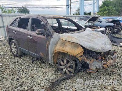 Czwarte zdjęcie samochodu z boku: 2013 KIA SORENTO LX VIN:5XYKT3A1XDG330091 - miniatura