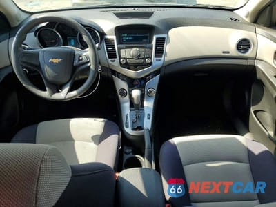 Zdjęcie 8 z 12 samochodu: 2014 CHEVROLET CRUZE LS VIN:1G1PA5SGXE7151907 - miniatura