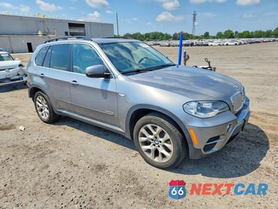 Czwarte zdjęcie samochodu z boku: 2013 BMW X5 XDRIVE35I VIN:5UXZV4C52D0B11311 - miniatura