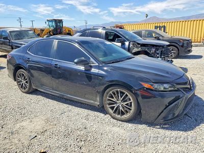 Czwarte zdjęcie samochodu z boku: 2022 TOYOTA CAMRY SE VIN:4T1G11AK9NU627339 - miniatura