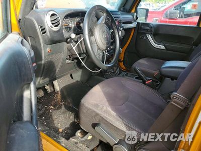 Zdjęcie 8 z 13 samochodu: 2014 JEEP WRANGLER UNLIMITED SAHARA VIN:1C4BJWEG5EL201039 - miniatura