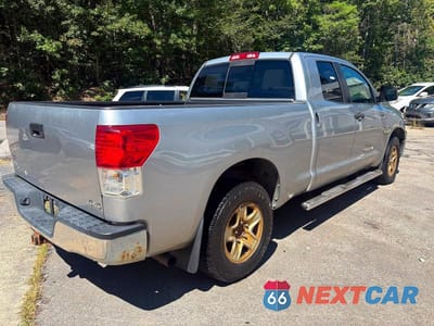 Czwarte zdjęcie samochodu z boku: 2011 TOYOTA TUNDRA DOUBLE CAB SR5 VIN:5TFUM5F16BX026776 - miniatura