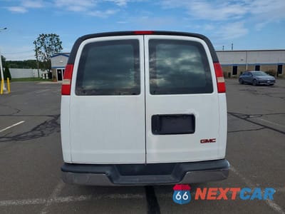 Zdjęcie 6 z 13 samochodu: 2011 GMC SAVANA G1500 VIN:1GTS8AF47B1170905 - miniatura