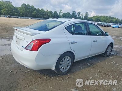 Trzecie zdjęcie samochodu z tyłu: 2014 NISSAN VERSA 1.6 S VIN:3N1CN7AP1EL823360 - miniatura