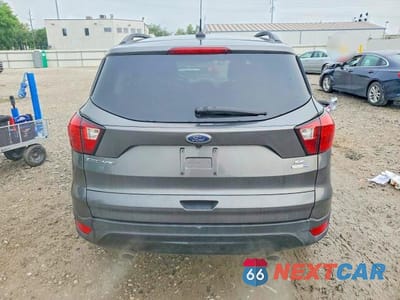 Zdjęcie 6 z 13 samochodu: 2019 FORD ESCAPE SE VIN:1FMCU9GD9KUA95776 - miniatura