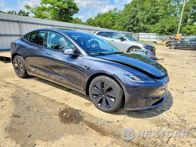 Czwarte zdjęcie samochodu z boku: 2024 TESLA MODEL 3 VIN:5YJ3E1EA9RF769469 - miniatura
