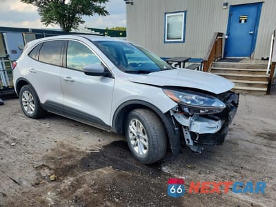 Czwarte zdjęcie samochodu z boku: 2021 FORD ESCAPE SE VIN:1FMCU9BZ5MUA81914 - miniatura