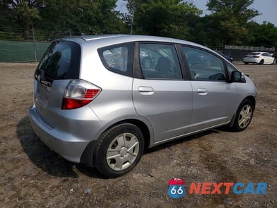 Trzecie zdjęcie samochodu z tyłu: 2013 HONDA FIT VIN:JHMGE8H38DC044604 - miniatura
