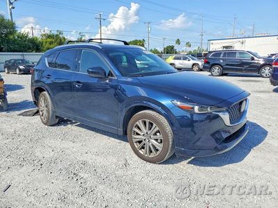 Czwarte zdjęcie samochodu z boku: 2025 MAZDA CX-5 SIGNATURE VIN:JM3KFBXY5S0639645 - miniatura