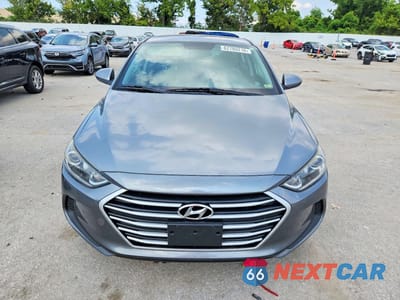 Piąte zdjęcie samochodu w środku: 2017 HYUNDAI ELANTRA SE VIN:KMHD74LF6HU071966 - miniatura