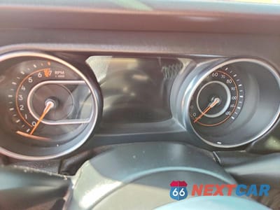 Zdjęcie 9 z 12 samochodu: 2019 JEEP WRANGLER UNLIMITED SAHARA VIN:1C4HJXEG6KW575511 - miniatura