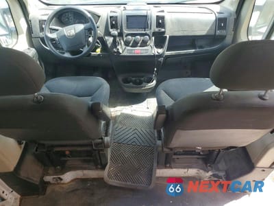 Zdjęcie 8 z 13 samochodu: 2017 RAM PROMASTER 3500 3500 HIGH VIN:3C6URVJG0HE515557 - miniatura
