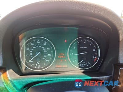 Zdjęcie 9 z 12 samochodu: 2009 BMW 328 XI VIN:WBAPK73569A455965 - miniatura