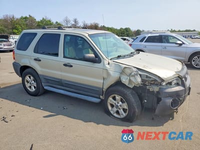 Czwarte zdjęcie samochodu z boku: 2005 FORD ESCAPE XLT VIN:1FMYU93125KD74746 - miniatura