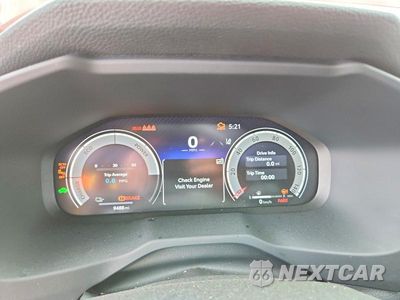 Zdjęcie 9 z 14 samochodu: 2025 TOYOTA RAV4 XSE VIN:JTMEB3FVXSD256467 - miniatura