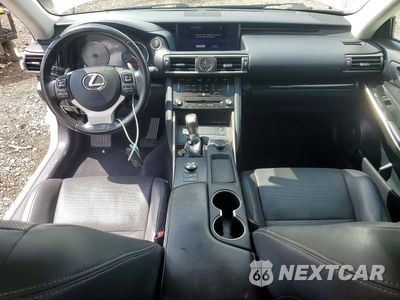 Zdjęcie 8 z 12 samochodu: 2018 LEXUS IS 300 VIN:JTHC81D20J5030450 - miniatura