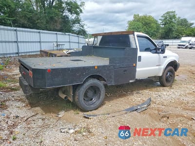 Trzecie zdjęcie samochodu z tyłu: 2004 FORD F550 SUPER DUTY VIN:1FDAF57P64EC56733 - miniatura