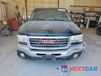 Piąte zdjęcie samochodu w środku: 2004 GMC NEW SIERRA C1500 VIN:1GTEC19T54Z242901 - miniatura