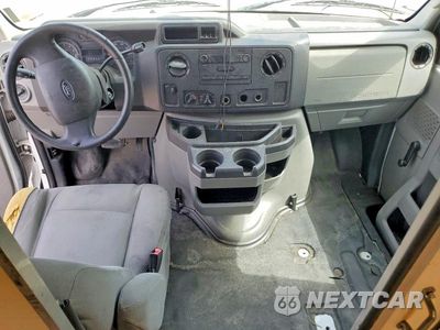 Zdjęcie 8 z 13 samochodu: 2011 FORD E350 BOX TRUCK VIN:1FDWE3FLXBDA91350 - miniatura
