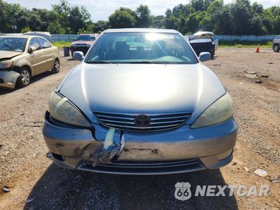 Piąte zdjęcie samochodu w środku: 2005 TOYOTA CAMRY XLE VIN:4T1BE30KX5U592113 - miniatura