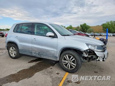 Czwarte zdjęcie samochodu z boku: 2013 VOLKSWAGEN TIGUAN S VIN:WVGBV3AX1DW562897 - miniatura