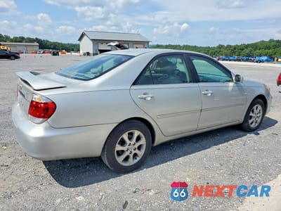 Trzecie zdjęcie samochodu z tyłu: 2005 TOYOTA CAMRY XLE V6 VIN:4T1BF30KX5U085998 - miniatura