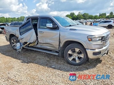 Czwarte zdjęcie samochodu z boku: 2019 RAM 1500 LARAMIE VIN:1C6SRFJT7KN536029 - miniatura